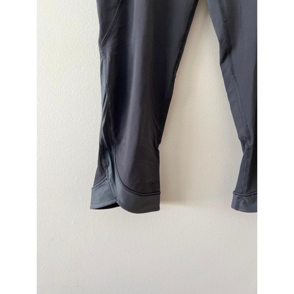 Lululemon Chase Me Crop ll Heathered Gray Size 6 - Picture 5 of 7